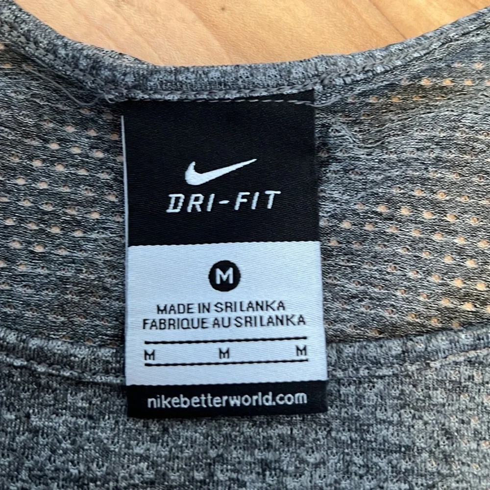 Nike Dri-Fit Running / Yoga Athletic Loose Gray Shirt